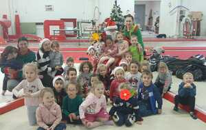 Visite du Père Noël au cours Eveil de l'enfant